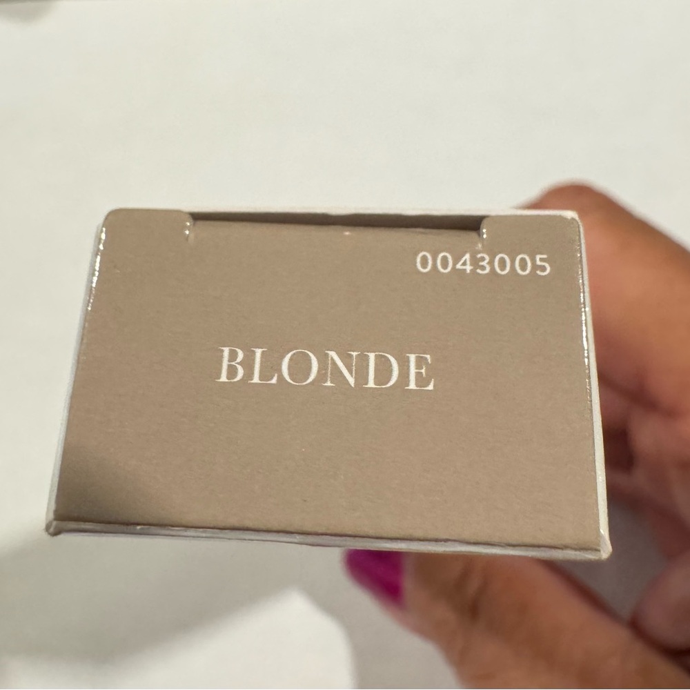 Laura Geller Sculpt-N-Stay Brow Pencil and Gel - White Box - Picture 3 of 5